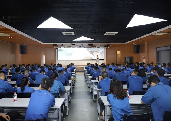 公司開展職場禮儀培訓(xùn)，提高員工文明素質(zhì)